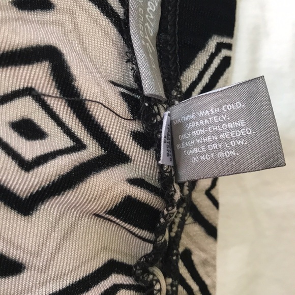 Graphic Black Maxi Skirt - Picture 4 of 4